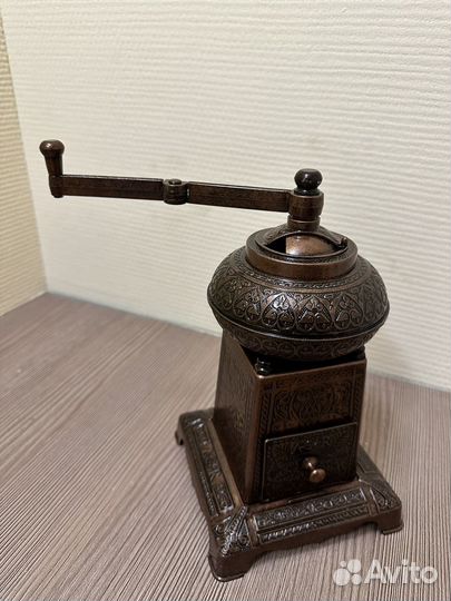Кофемолка ручная Турецкая