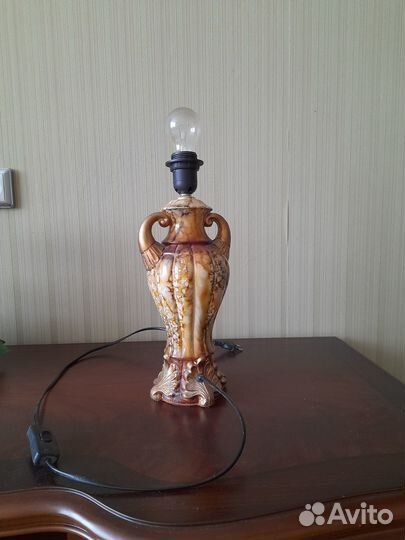 Лампа настольная без абажура