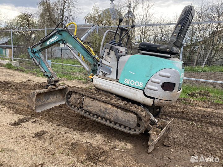 Мини-экскаватор Kobelco SK005, 2005