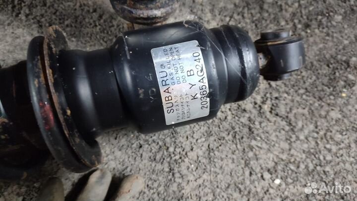 Задние стойки Субару Форестер в сборе