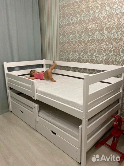 Детская двухъярусная кровать из массива сосны