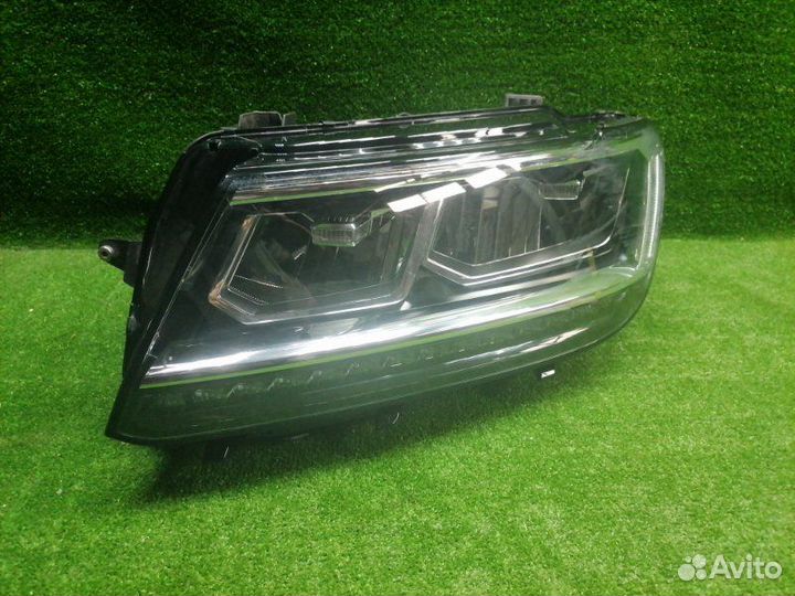 Фара левая Volkswagen Tiguan