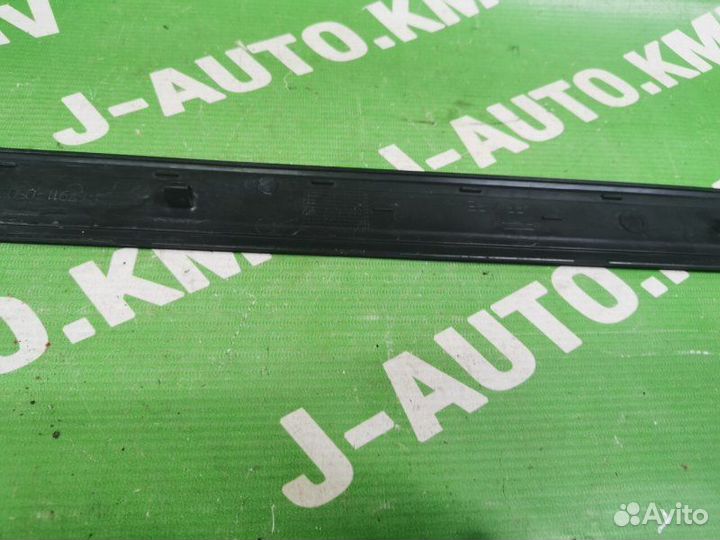 Накладка порога правая Toyota Avensis 3