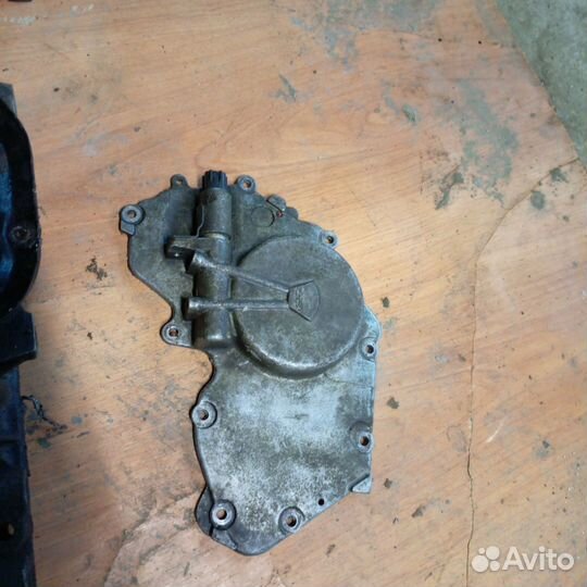 Крышка двигателя