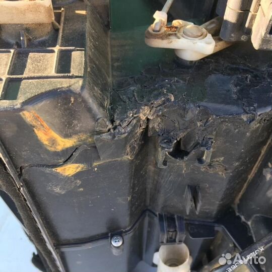 Корпус отопителя Мазда 6