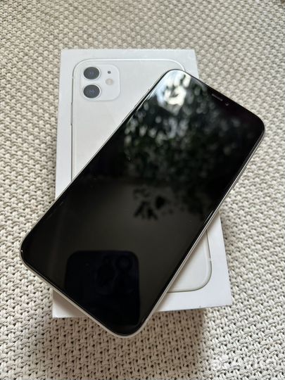 iPhone 11 64 GB White