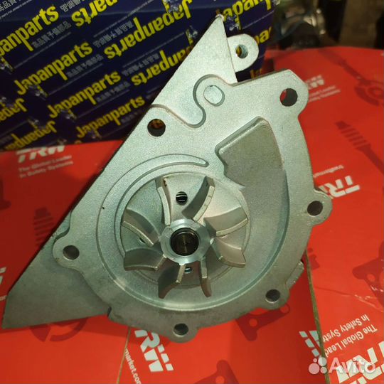 Водяная помпа Ситроен С5