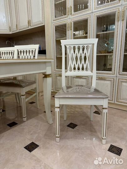 Стол и Стулья