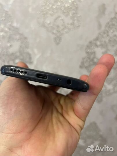 Xiaomi Redmi 8, 3/32 ГБ