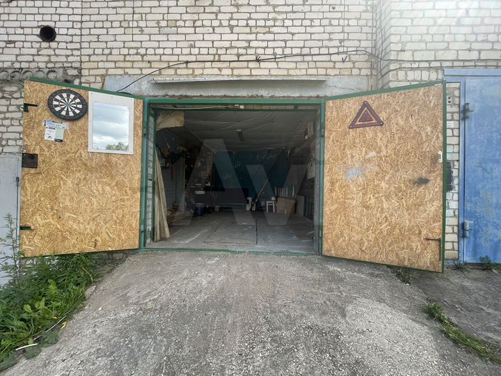 Гараж, > 30 м²