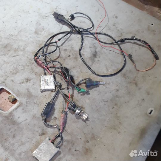 Ксенон комплект снят с Ауди А4Б5