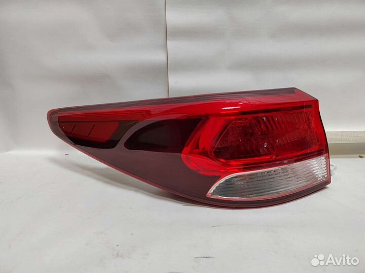 Фонарь задний левый наружный Kia Rio 4 2017-2020