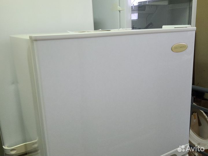 Холодильник Не большой, ноу Фрост