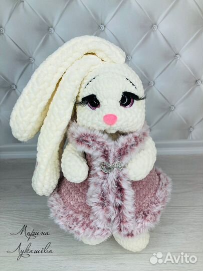 Зайка модница