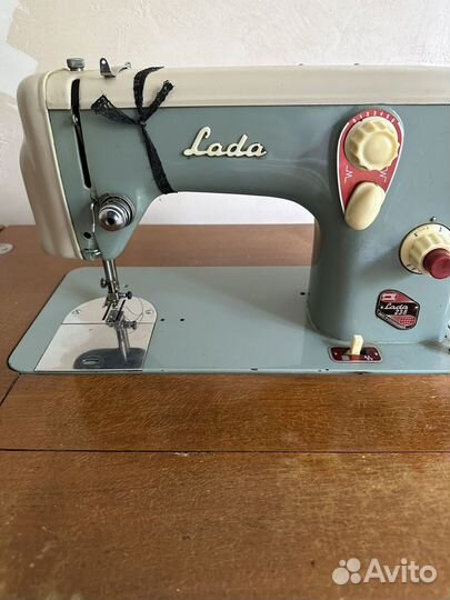 Швейная машина бу LADA