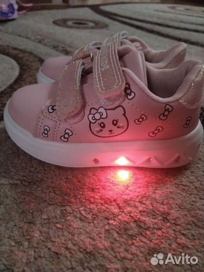 Кроссовки для девочки 24 размер