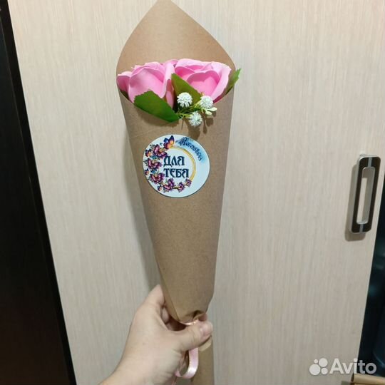 Букеты из мыльных роз в крафте