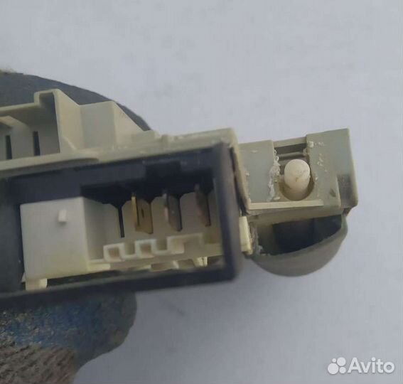 Устройство блокировки люка Ariston