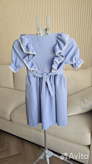 Платье голубое новое с рюшами 140