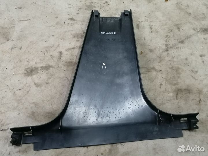 Накладка средней стойки нижняя левая Лада Приора