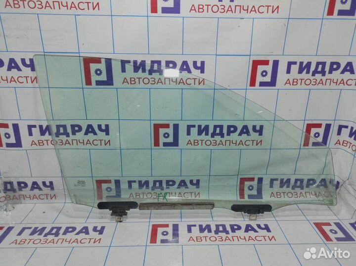 Стекло двери передней правой Toyota Corolla (E120)