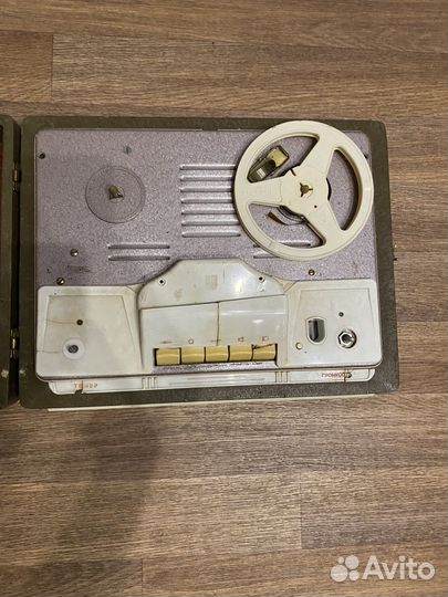 Магнитофон aidas
