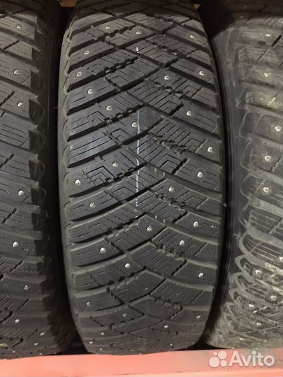 Goodyear UltraGrip Ice Arctic SUV 215/65 R17 99T