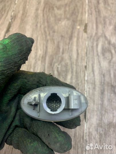 Повторитель поворота передний правый Citroen Xsara