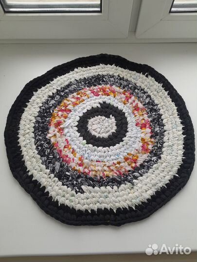 Коврик ручной работы