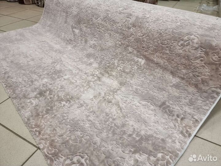 Ковер на резиновой основе на отрез турция