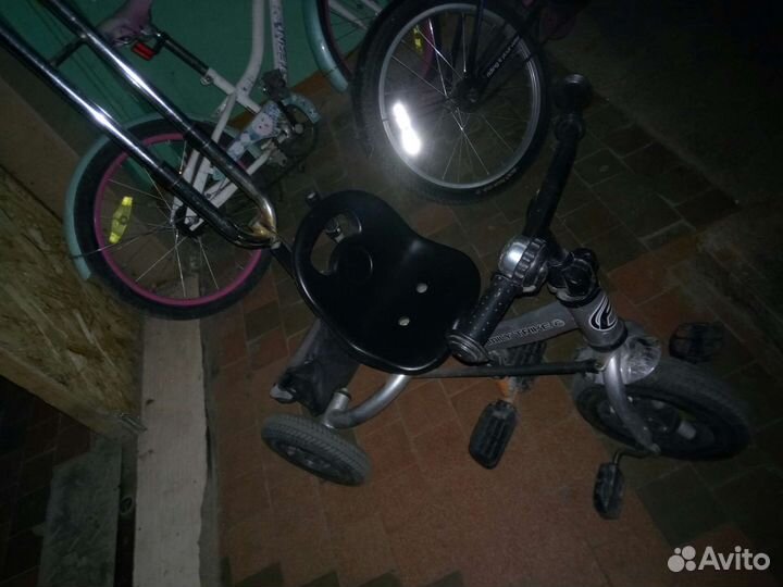 Трехколесный велосипед