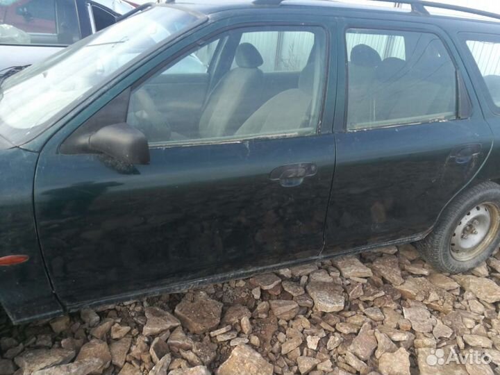 Дверь левая правая Mondeo 2 универсал стекло