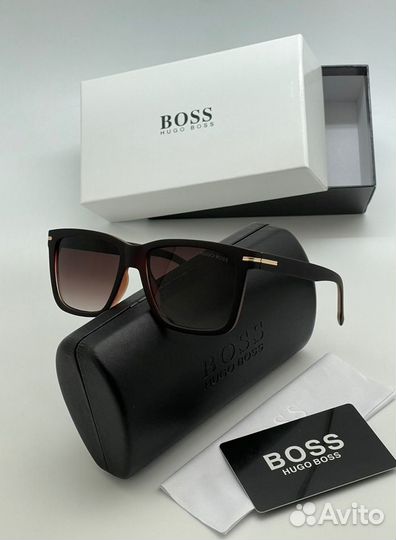 Солнцезащитные очки Boss