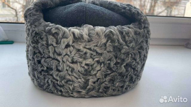 Каракулевая шапка