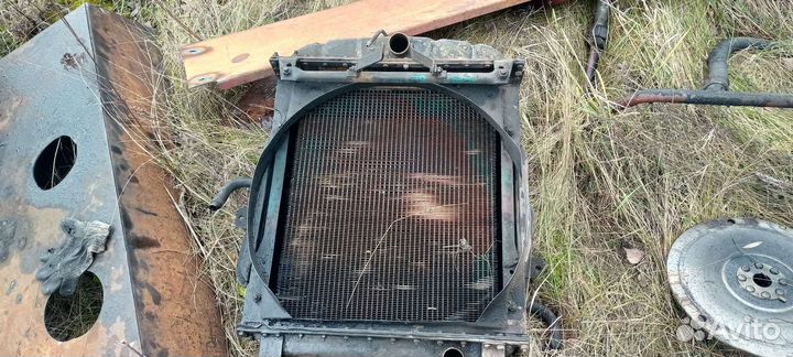 Радиатор на трактор с эксковатора