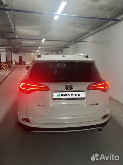 Toyota RAV4 2.5 AT, 2017, 196 000 км