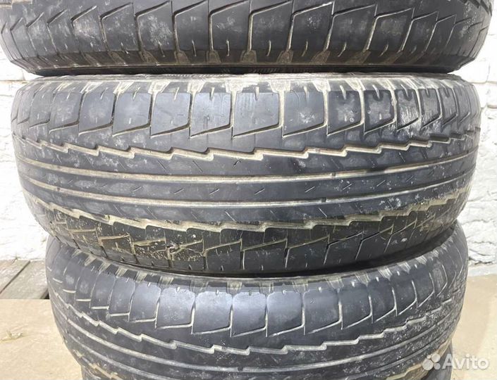 Kumho Road Venture ST KL11 225/75 R16 104H