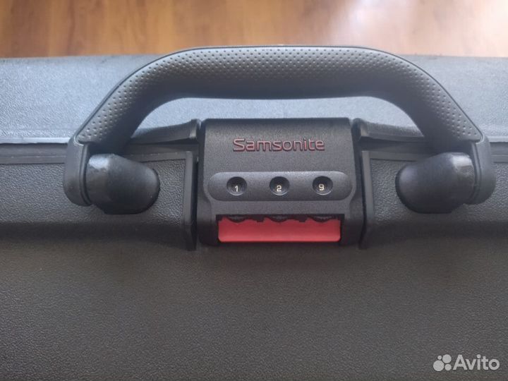 Чемодан samsonite