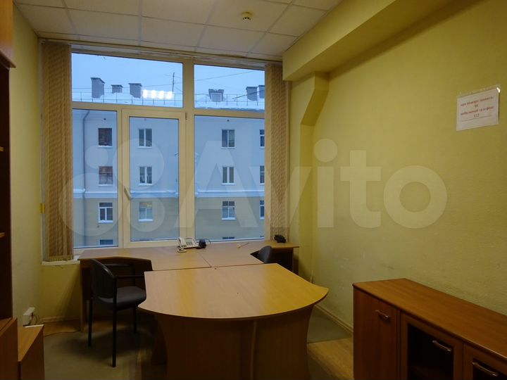 Офис в центре, 144 м², есть мебель
