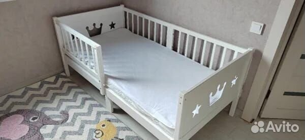 Кроватка от 2х лет с бортиком из массива Лисенок