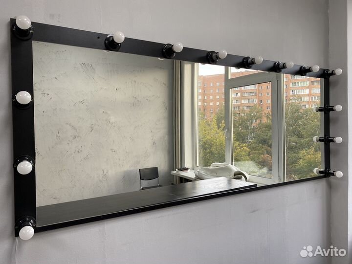 Гримерное зеркало с подсветкой