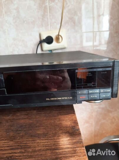 Видеомагнитофон Fisher fvh-u908 (япония)