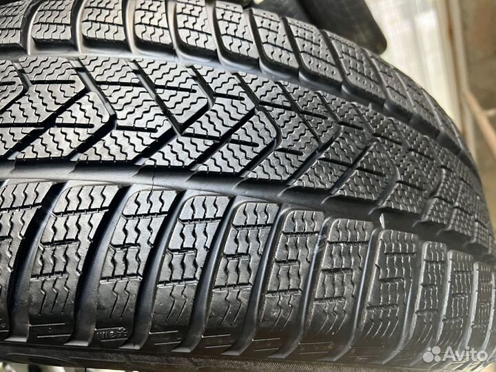 Pirelli Winter Sottozero 3 245/45 R19