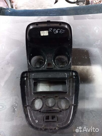 Центральная панель granta