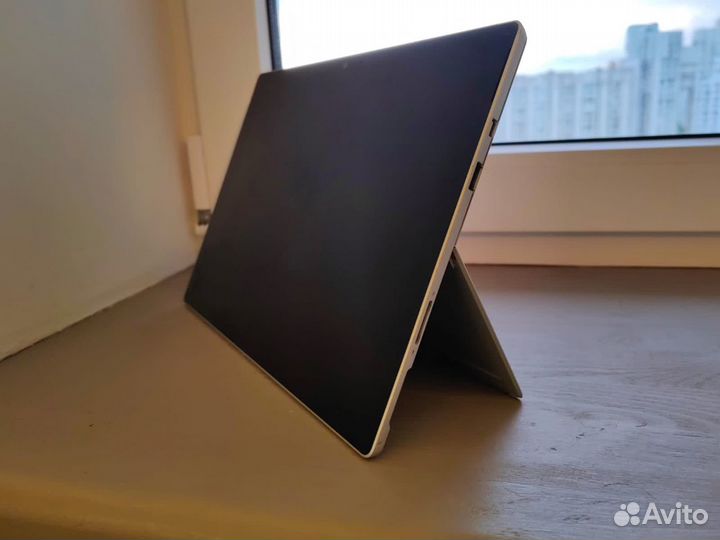 Ноутбук и планшет 2в1 Microsoft surface pro 5