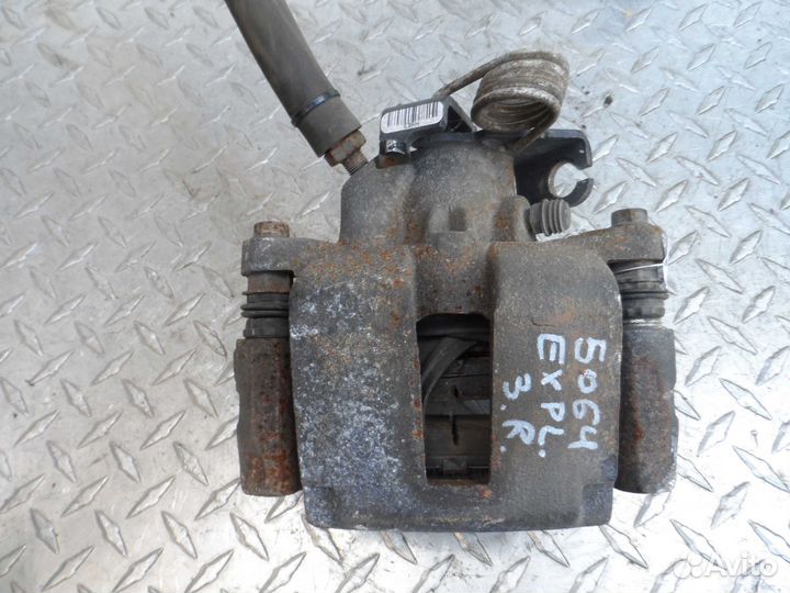 Суппорт задний правый Ford Explorer 5