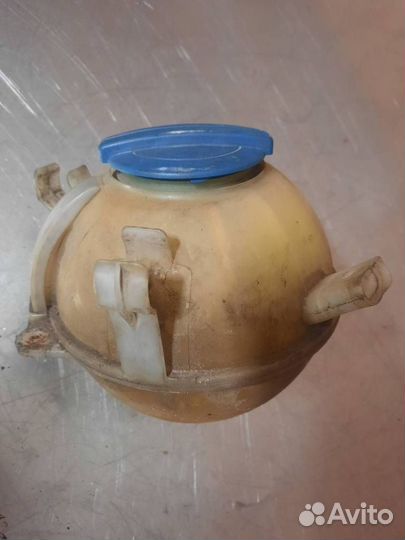 Бачок расширительный Volkswagen Passat B6 2006