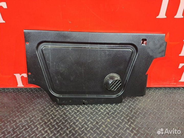 Накладка спальника правая