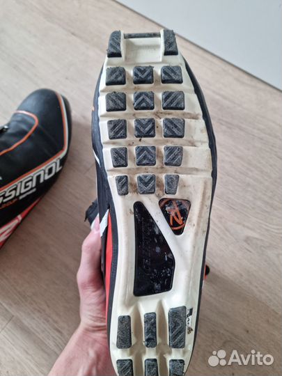 Классические лыжные ботинки