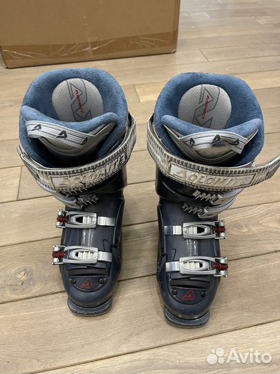Горнолыжные ботинки 23,5 и 27,5